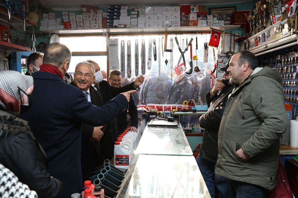 BAŞKAN GÜLER KAR KIŞ DEMEDEN İLÇELERDE